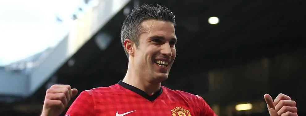Dos clubes de Turquía se pelean por fichar a Robin Van Persie
