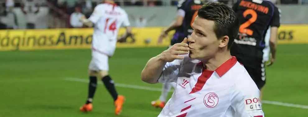 El emotivo detalle de los jugadores del Sevilla con el técnico Unai Emery