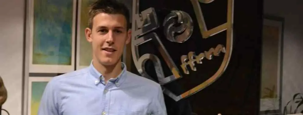 La intervención del árbitro salva la vida de un futbolista en Murcia