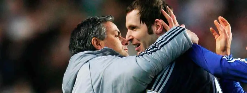 El Chelsea obliga a firmar a Petr Cech la cláusula del miedo