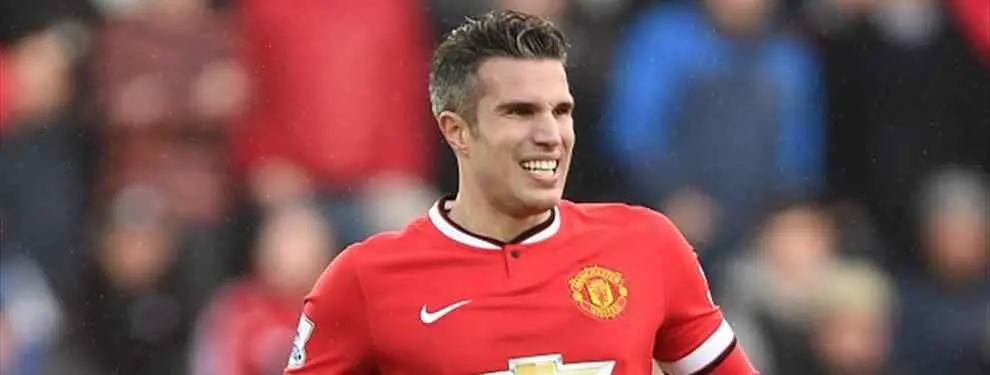 El Valencia tantea la opción de Robin van Persie como posible refuerzo
