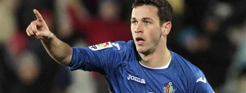 El azulón Álvaro Vázquez es el '9' que busca Pepe Mel para el Real Betis