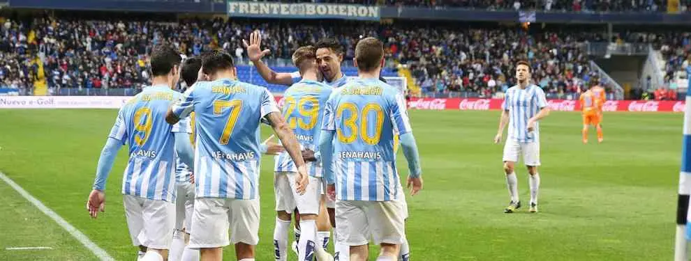 El Jeque del Málaga vende ilusión... mientras la plantilla monta en cólera