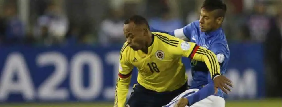 Neymar se las tuvo también con Zúñiga, su 