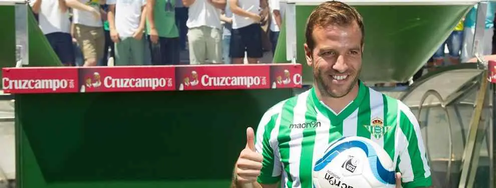 El Betis hurga en la herida del Sevilla con Bacca marcándole otro gol