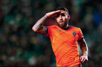 El United vuelve a la carga: quiere a un jugador clave del Valencia de Nuno