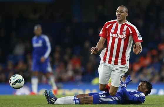 El Sevilla le busca sustituto a Mbia en un francés del Stoke City