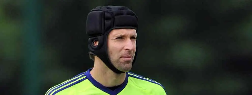 La titularidad fue motivo de discusión entre Cech y Mourinho