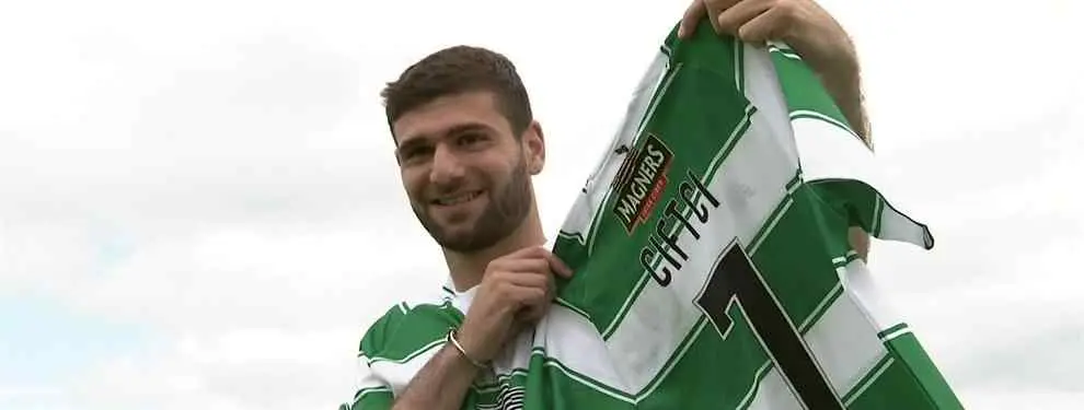 A Luis Suárez le salen imitadores en Escocia en el arte de morder rivales