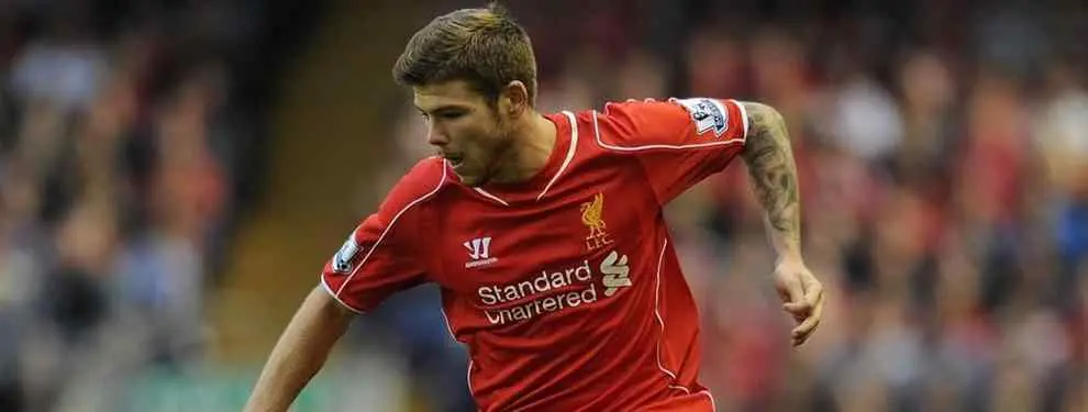 El lateral que gusta en el Barça es español y juega en la Premier League