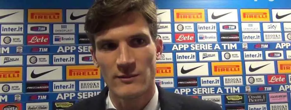 Monchi se la juega trayendo al Sevilla al central italiano Andreolli