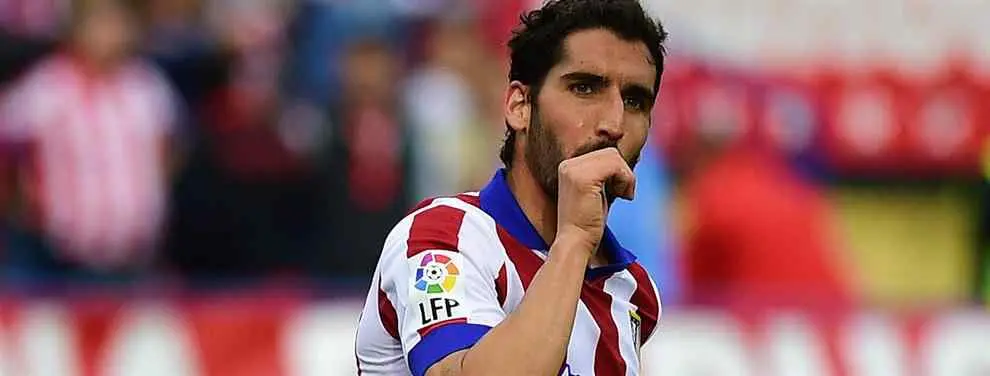 Un Raúl García muy emocionado llora al despedirse del Atlético