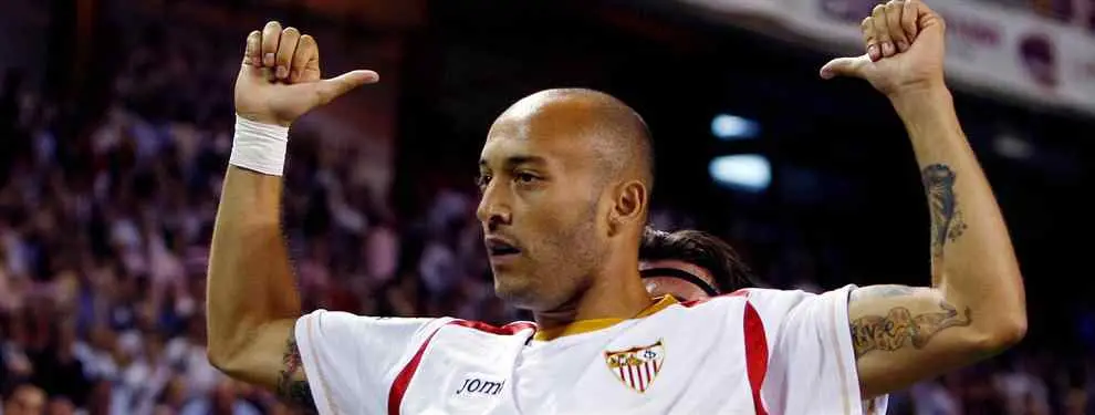 El delantero Chevantón, un mito del Sevilla, dice adiós al fútbol
