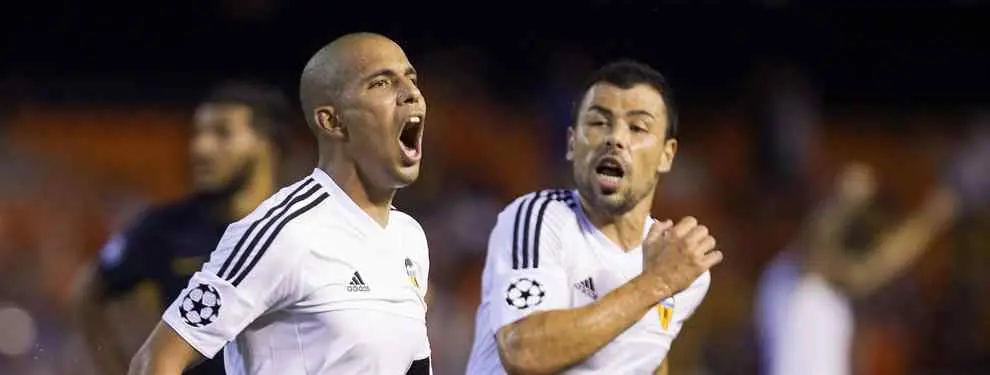 El precio para que Sofiane Feghouli siga besando el escudo del Valencia