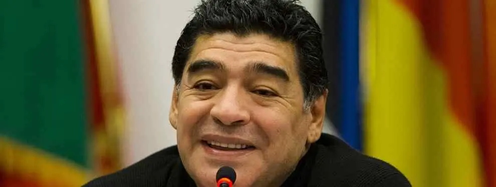 Maradona: “Blatter ha enseñado a robar a otro mentiroso, Platini”