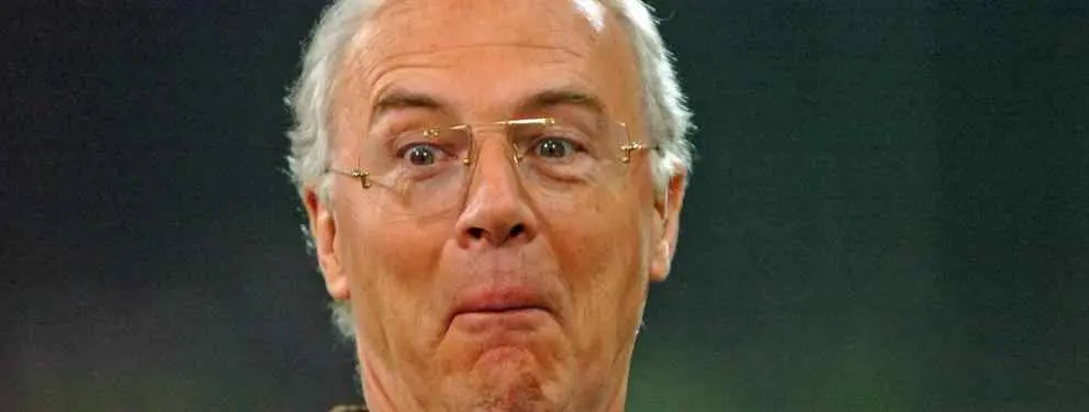 Franz Beckenbauer se mete en un jardín con la Premier y sale trasquilado