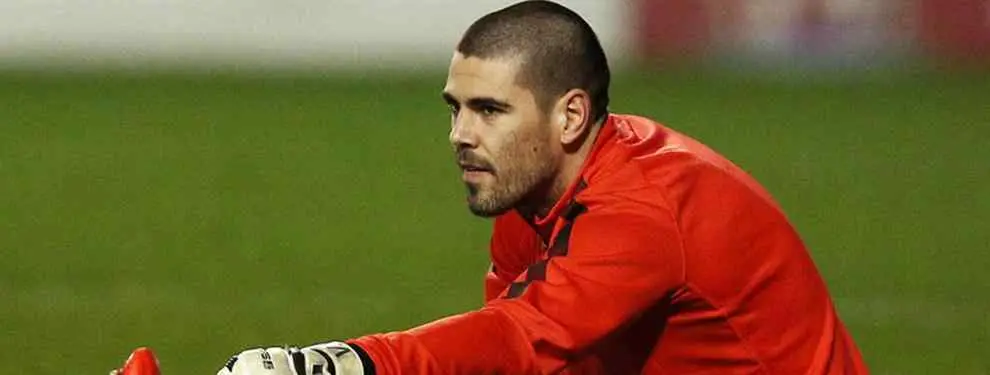 Así humilla (continuamente) Louis van Gaal a Víctor Valdés en el United