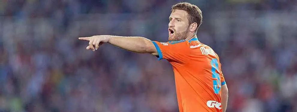 Reunión entre el Valencia y Mustafi: No habrá otro 'caso Otamendi'