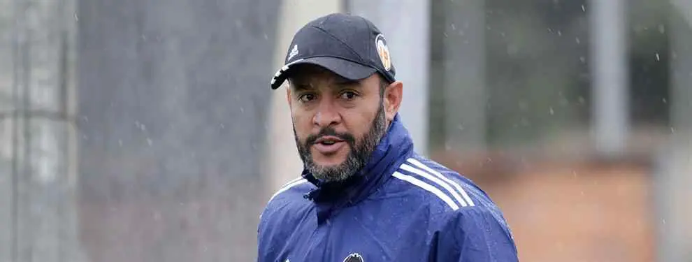 Nuno trata de ganarse a una plantilla que (ahora sí) está en el disparadero