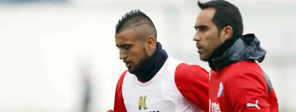 Claudio Bravo ejerce de juez de paz en un conflicto entre Alexis y Vidal