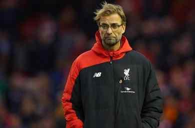 Primer encontronazo entre Jürgen Klopp (decepcionado) y la grada de Anfield