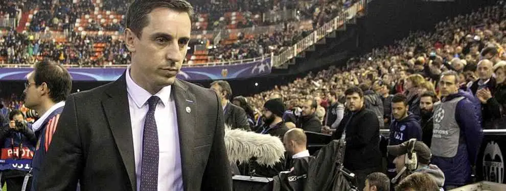 La bronca en el vestuario del Valencia se cobra sus primeras víctimas