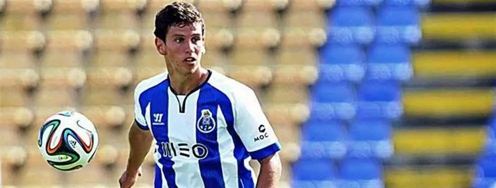 Dos clubes de la Liga fueron 'a la guerra' por el joven chileno Igor Lichnovsky