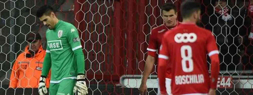 Víctor Valdés tampoco da la talla con el Standart en la Liga belga