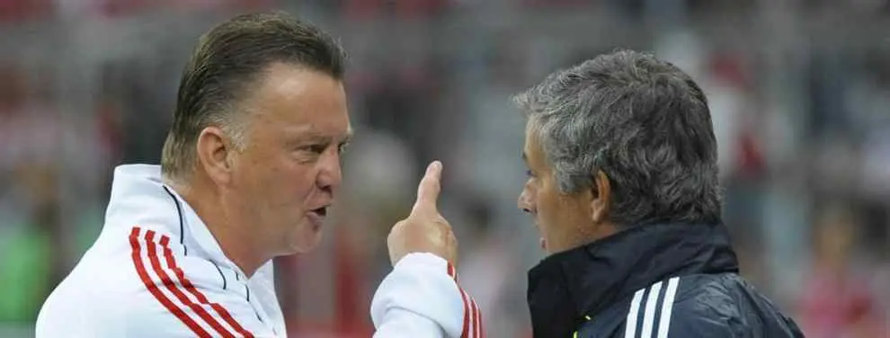 Van Gaal tiene un plan para evitar la llegada de José Mourinho al United