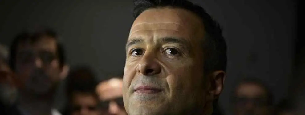 A Jorge Mendes le llaman 'el mensajero' en el Vicente Calderón