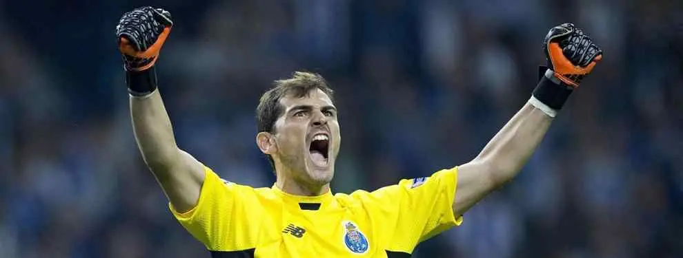 Las 'cantadas' de Iker Casillas en Twitter disparan la alarma en la Roja