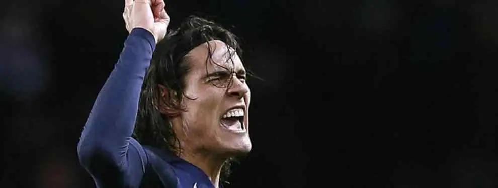 Cavani 'raja' en el campo y su padre fuera, pero España se le aleja como destino