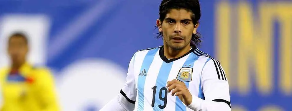 Mientras Banega dirige a Argentina, el Sevilla le busca recambio en Europa