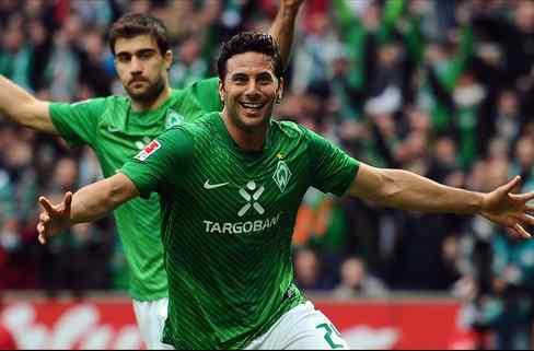 Pizarro entra en la historia de la Bundesliga con un increíble récord