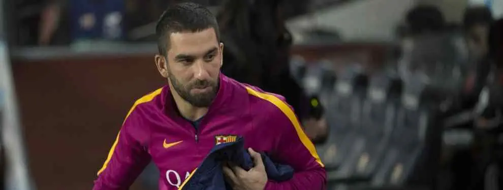 El FC Barcelona lleva semanas buscándole una salida a Arda Turan