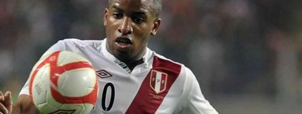 Los equipos de la Liga española que acogerían a Farfán (que se deja querer)