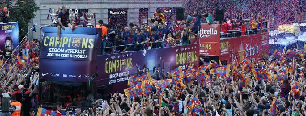 Los jugadores del Barça pasan de la rúa del título de Liga