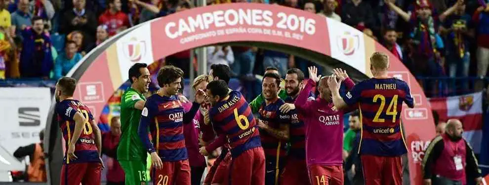 Palos a tres jugadores del Barça por su comportamiento con el himno de España