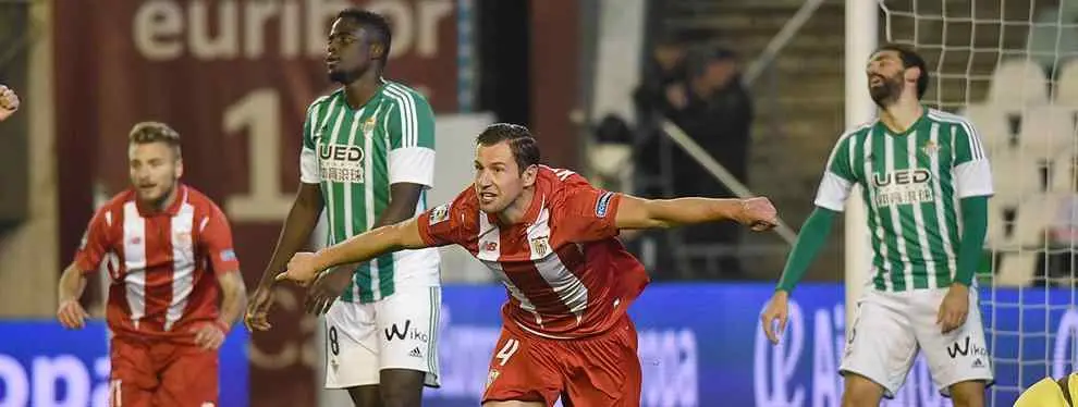 El jugador uruguayo (a tiro) por el que se pelearán el Betis y el Sevilla