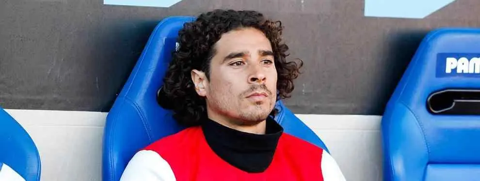 El nuevo entrenador del Málaga pone en Jaque a Guillermo Ochoa