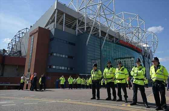 Por qué la bomba de Old Trafford puede ayudar al United en la final de la FA Cup