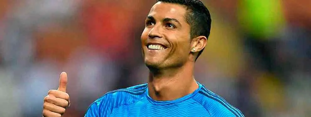 Revelan la identidad de la mujer del yate de CR7 (no pasa desapercibida)