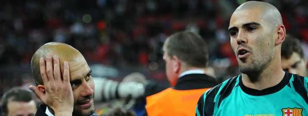 Guardiola le echa una mano a Víctor Valdés por los viejos tiempos