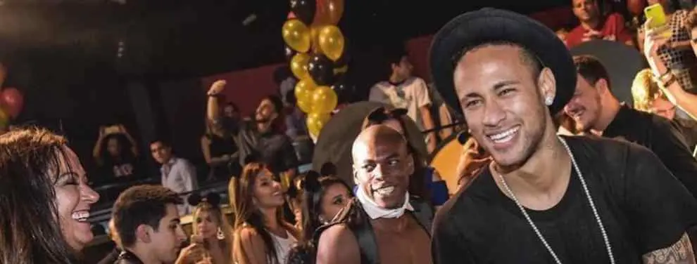 Neymar pasa del Barça para seguir disfrutando de la noche en Brasil