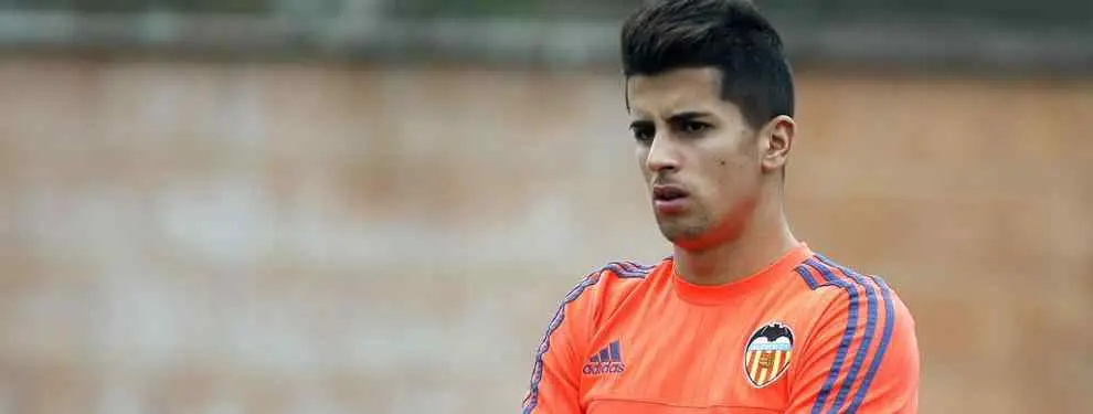 Lío gordo en Valencia con los 'mensajes' que salen por Joao Cancelo
