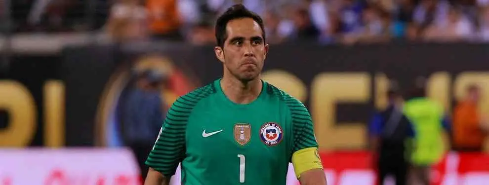 El gran palo que se ha llevado Claudio Bravo en Inglaterra