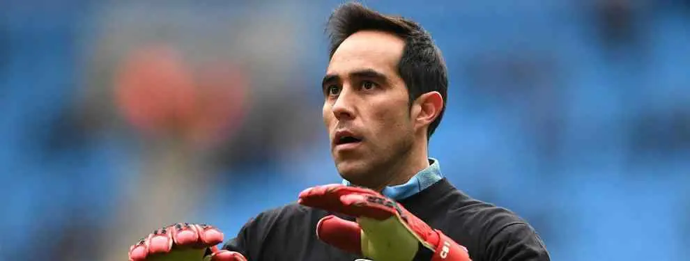 Continúa el calvario de Claudio Bravo en la Premier League