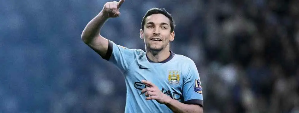 Los movimientos de Jesús Navas a espaldas del Sevilla para convertirse en un 'pelotazo'