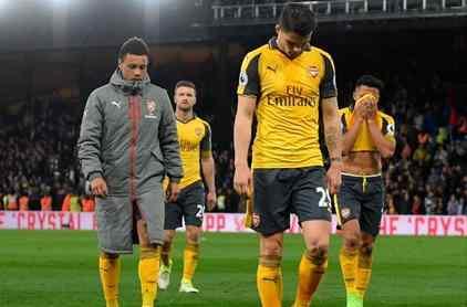 Jugadores "cobardes" y Wenger sentenciado: estalla el incendio definitivo en el Arsenal