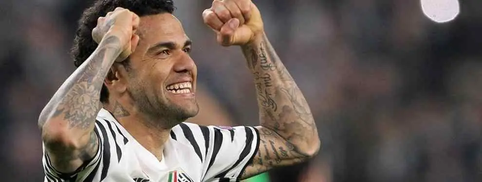 Dani Alves se la juega al Barça con un movimiento que 'dinamita' el plan renove